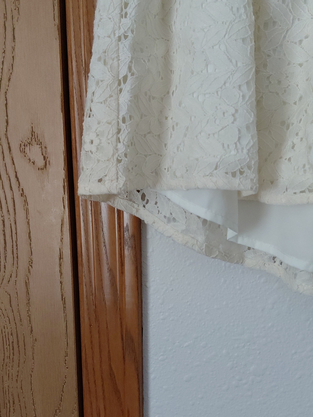 Women's Cream Lace Overlay Shorts with Front Zip. NWT - Picture 6 of 9